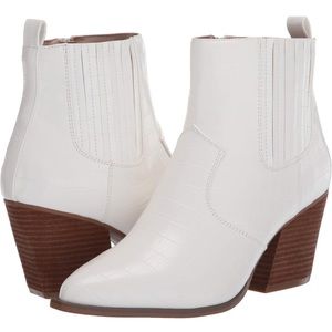 Pointed-Toe Western Ankle Bootites